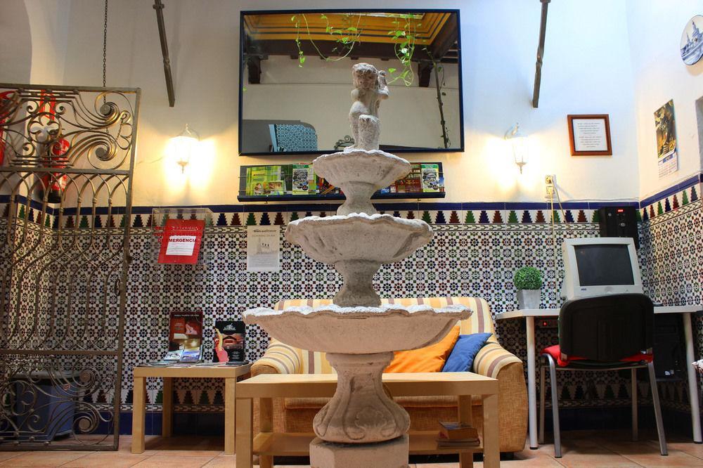 Hostal Lis Sevilla Exteriör bild