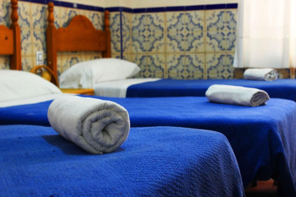 Hostal Lis Sevilla Exteriör bild