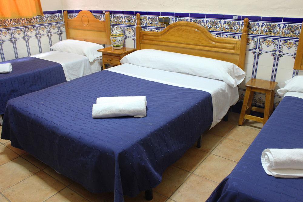 Hostal Lis Sevilla Exteriör bild