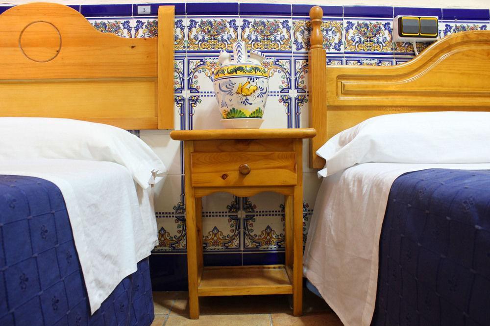 Hostal Lis Sevilla Exteriör bild