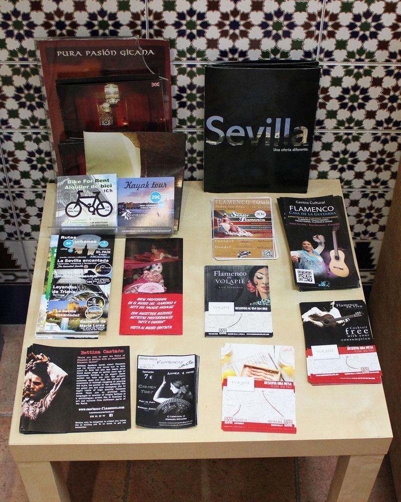 Hostal Lis Sevilla Exteriör bild