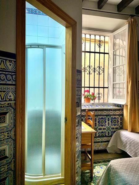 Hostal Lis Sevilla Exteriör bild