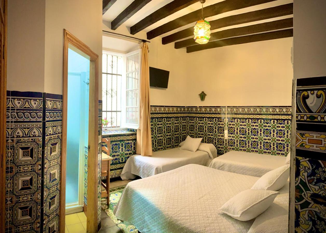 Hostal Lis Sevilla Exteriör bild