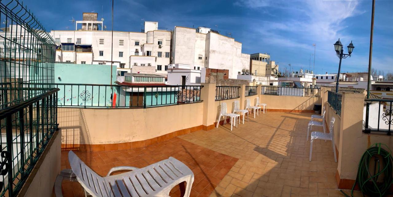 Hostal Lis Sevilla Exteriör bild